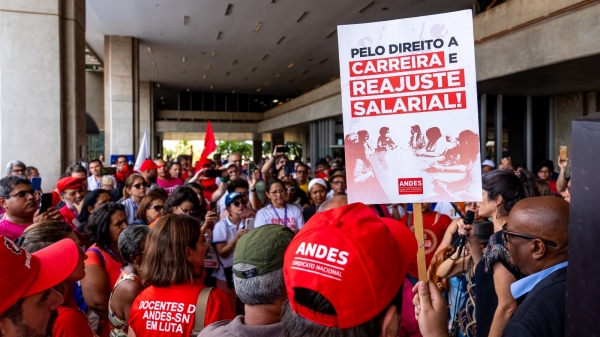 Servidores Federais constroem jornada de luta em abril por reajuste salarial
